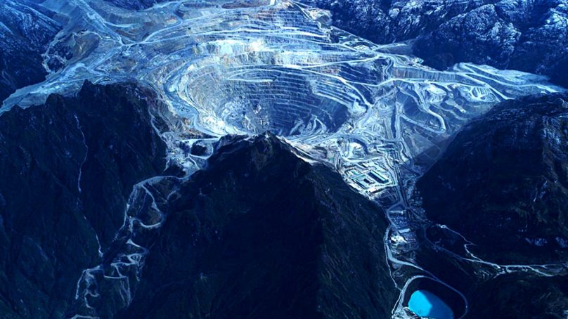 Para Rio Tinto, segundo yacimiento de cobre más grande del mundo es un «activo no esencial»