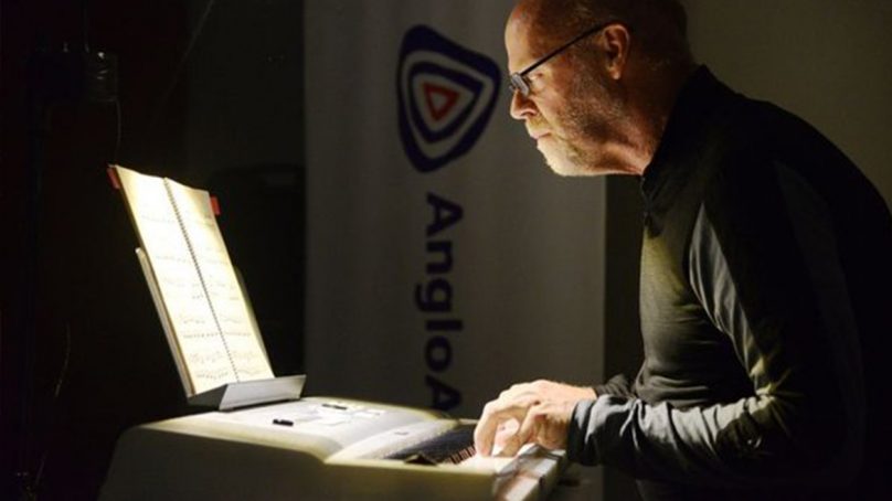 Gerente de Anglo American tocará el piano para moqueguanos por su aniversario