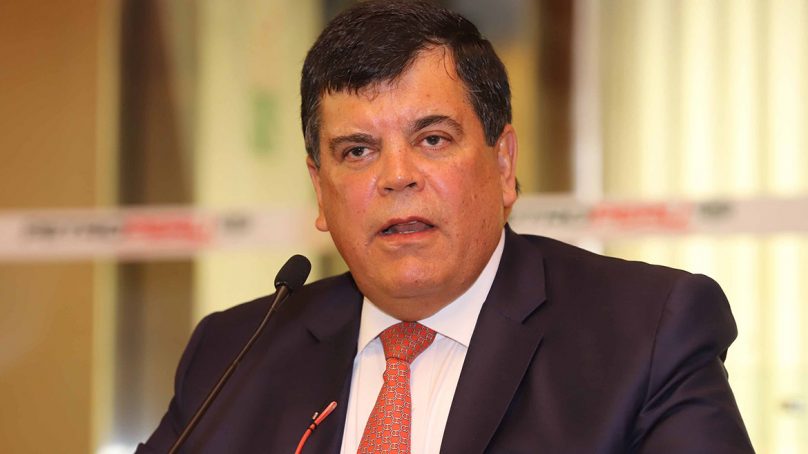 Carlos Paredes presentó su carta de renuncia a la presidencia de Petroperú