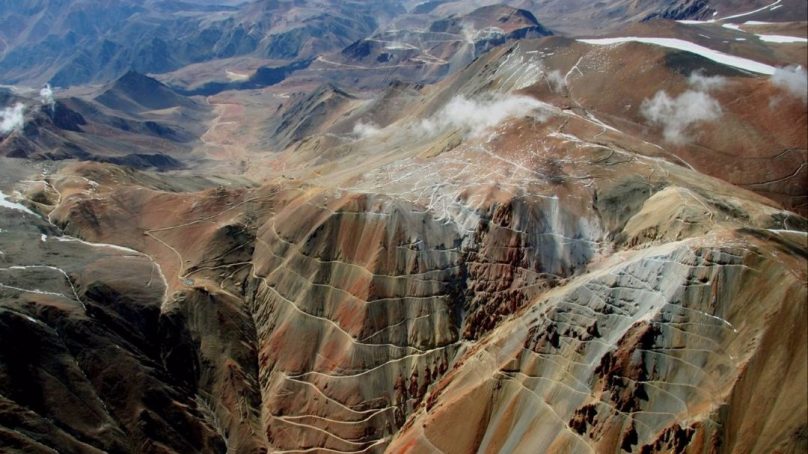 Gigante Barrick admite que plan para proyecto binacional Pascua Lama no es viable